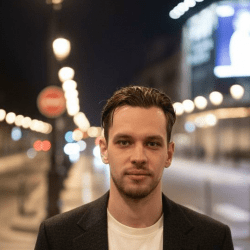 Middle Graphic Designer